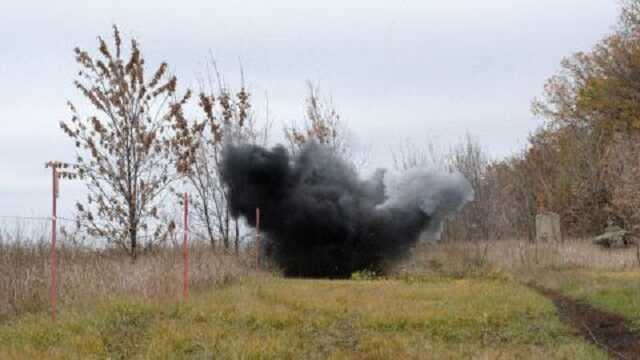 Двое военных подорвались на мине в Брянской области