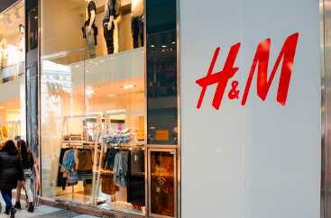 Суд арестовал счета H&M