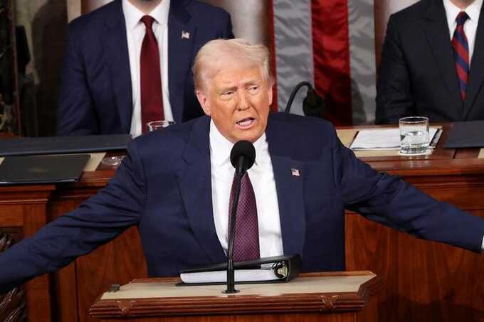 Трамп потребовал от Украины начать переговоры с Россией и сорвал планы ЕС по новым санкциям