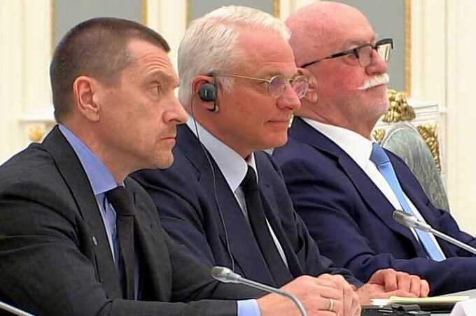 В Кремле прошли переговоры с участием Путина о будущем Большого и Мариинского театров