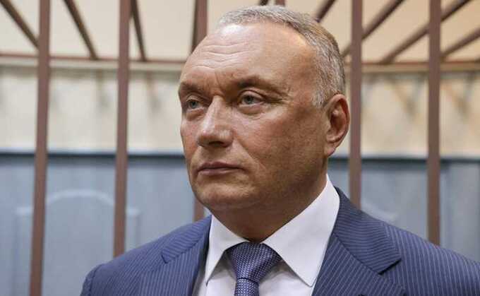 Бывший сенатор снял с себя вину за финансовые проблемы фирмы