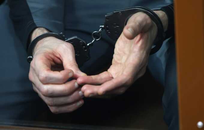 Задержали замглавы угрозыска за подпольные переводы на 75 миллионов