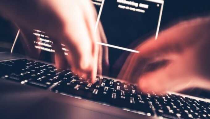 Жители Петербурга сообщают о сбоях мобильного интернета после атаки БПЛА