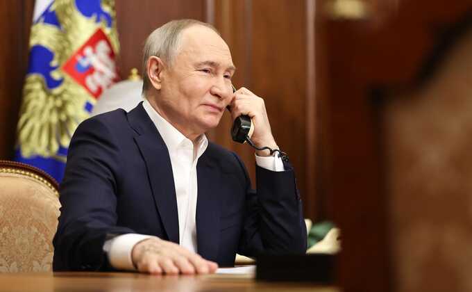 Президент Путин провел почти часовой телефонный разговор с Трампом