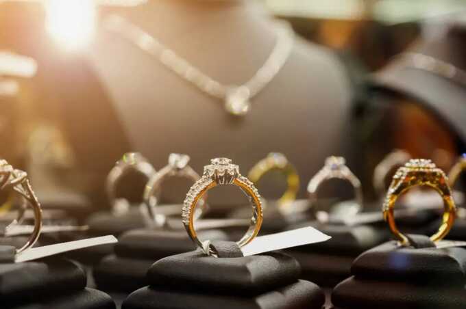 Магазин Cartier в Сеуле не продал россиянке кольцо из-за паспорта РФ